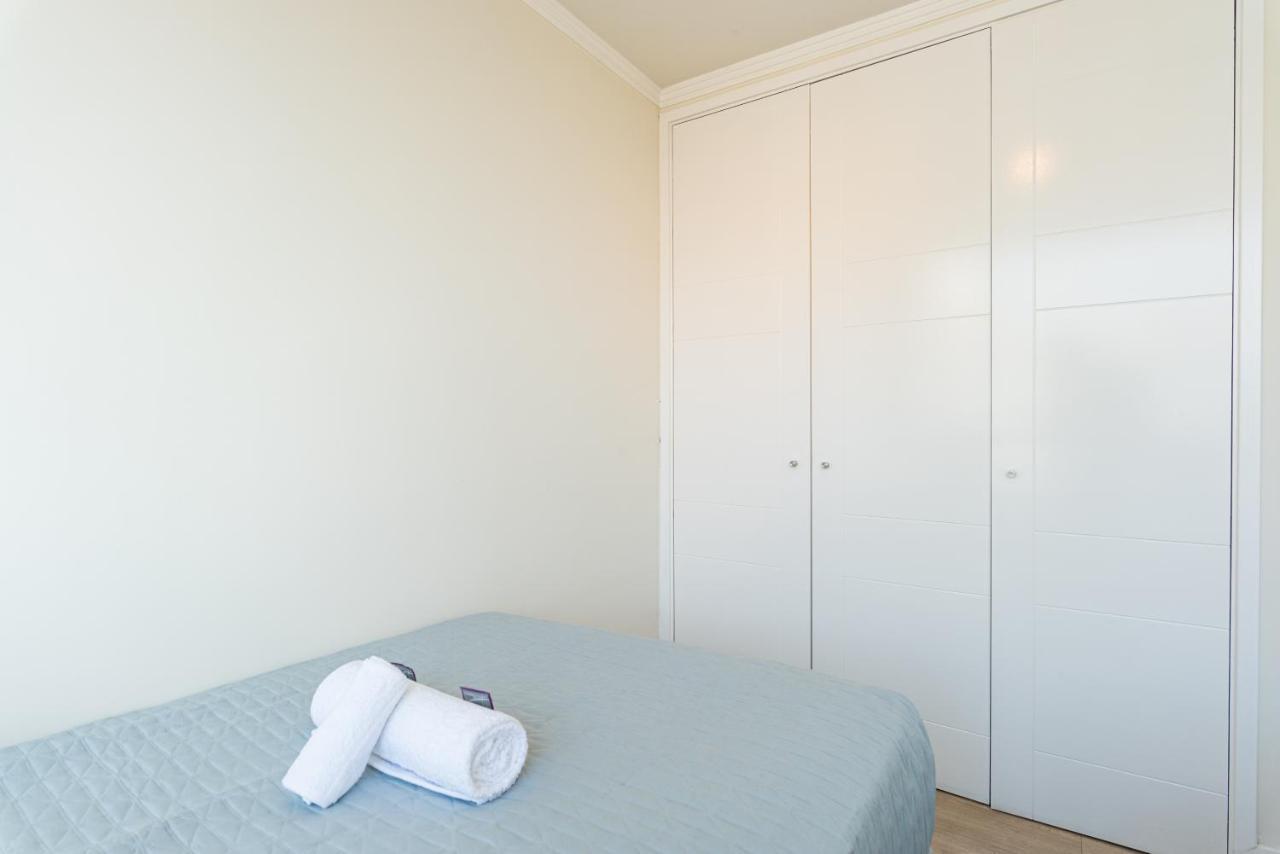 Apartamento Arauco Wood - 2br, Parking, Wifi, Mall & Pool Santiago